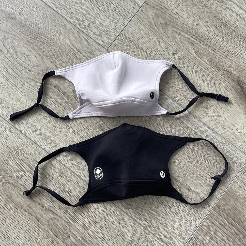 Lululemon Face Masks in Black and Light Purple
